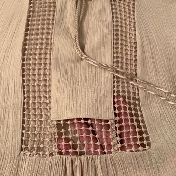 Joseph A. Viscose Crinkle Top With Crochet Detail Tunic Size XL - Picture 10 of 12